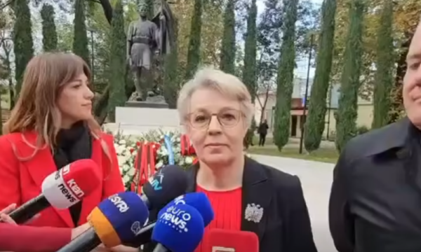 Gërvalla ia huq në Vlorë: Kemi ardhë në vendin ku u shpall pavarësia e qytetit shqiptar