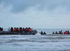 Franca së shpejti do të jetë në gjendje të ndalojë anijet me emigrantë në Kanalin Anglez