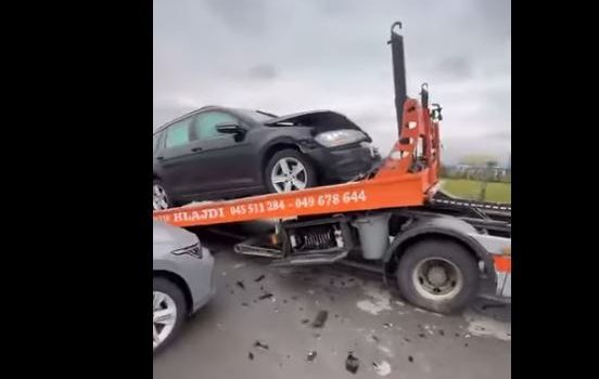 Aksident mes dy veturave në afërsi të aeroportit ‘’Adem Jashari”