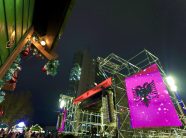 Përparim Rama i replikon një qytetari që i tha se ai s’e stolisi sheshin për 28 nëntor: Qytetarët hypin në shtylla a? Bravo bre