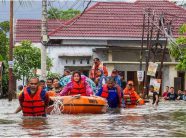 Tragjedi në Azinë Jugore: Përmbytjet shkatërrimtare lënë 600 të vdekur