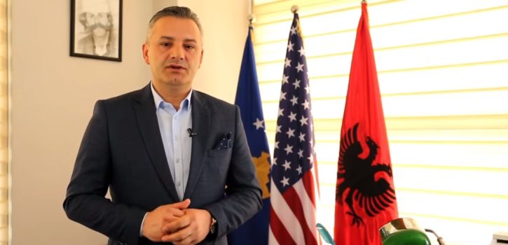 Reagon Bekim Jashari – Hedh dritë mbi origjinën e fotografive të Adem Jasharit dhe familjarëve të tij