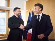 ​Zelensky dhe Macron do të takohen nesër në Paris