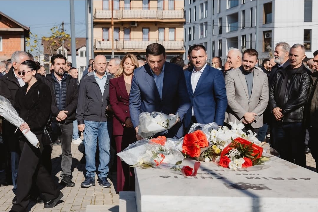 Memli Krasniqi nderon veprën e Afrim Zhitisë dhe Fahri Fazliut