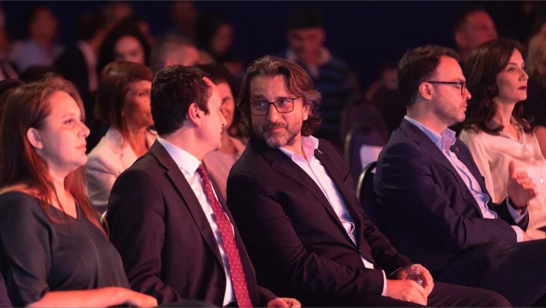 “Cilin buxhet s’e jep, Albin? Të popullit apo të partisë?” – Rama i reagon sërish Kurtit