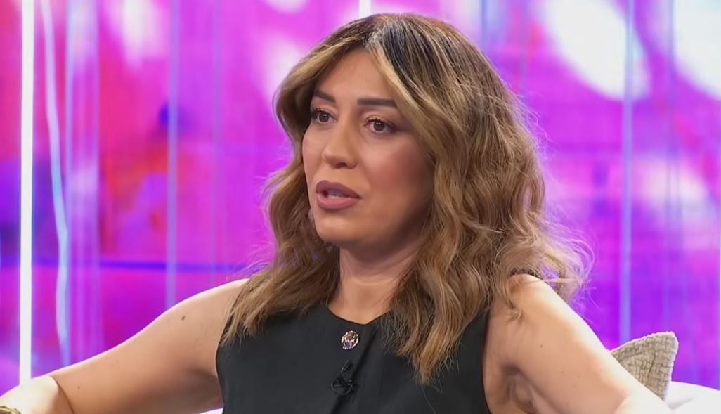 adelina-thaci-i-perloti-te-gjithe-me-rrefimin-per-cimen-tregon-qe-po-e-mbyt-malli-per-babane-e-ndjere