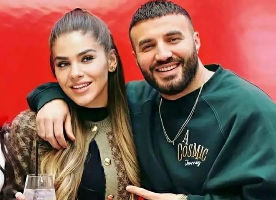 Njihuni me vjehrrën e Sarës, ajo qenka një zonjë e vërtetë – “kampion” i vjehrrave të estradës