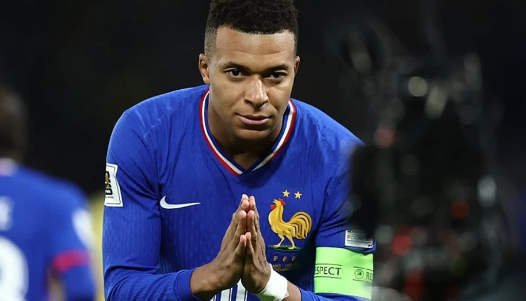 “Kjo nuk u bën përshtypje njerëzve, duhet të shënoj edhe 400 të tjerë”, Mbappe flet pas rekordit të madh