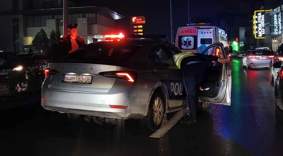 Vdes një këmbësor pasi u godit nga vetura në Prizren, shoferi ishte një polic