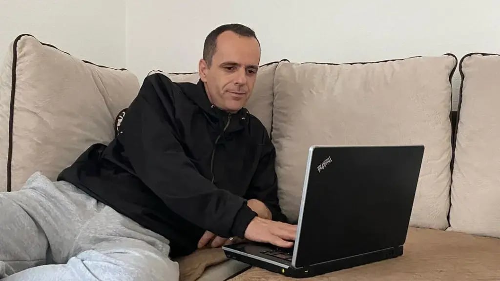 Natën vonë, e në mes të rrugës, Shpëtim Desku i befasoi të gjithë me veprimin e tij të fundit