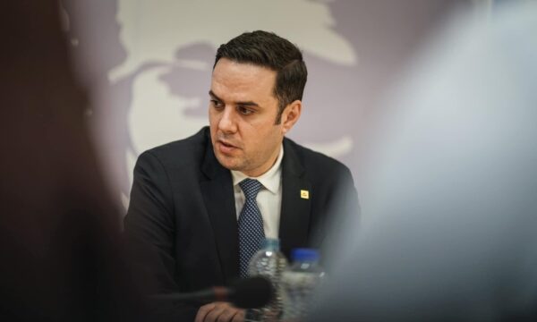 Abdixhiku: Sekti i VV-së do të manipulojë votën e diasporës – mërgata s’mashtrohet më