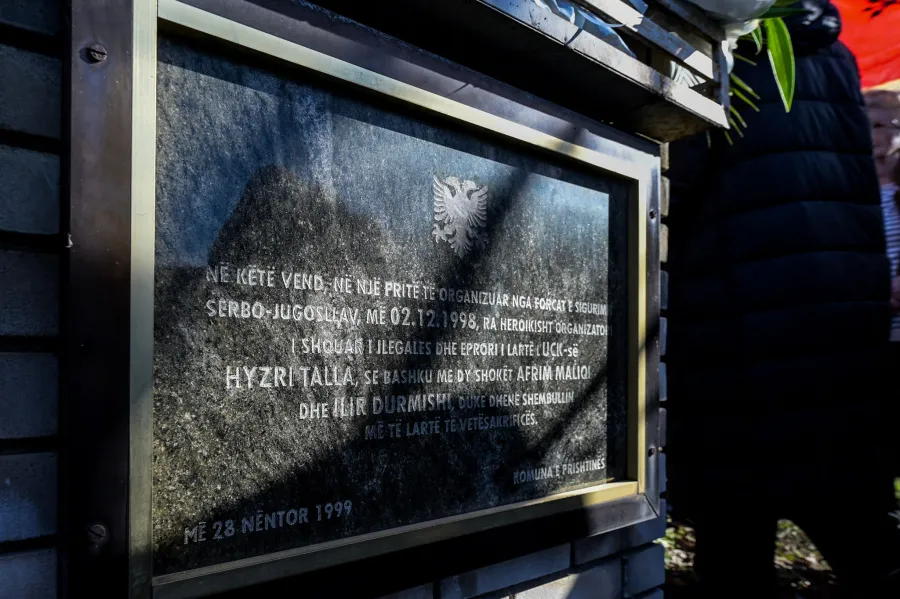27 vjet nga rënia e dëshmorëve Hyzri Talla, Afrim Maliqi dhe Ilir Durmishi