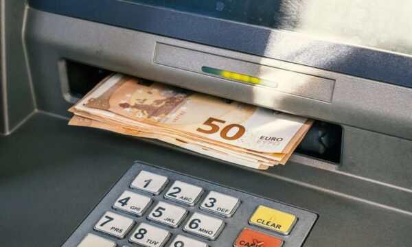 Lamtumirë bankomatëve tradicionalë, mënyra më e re për të tërhequr para