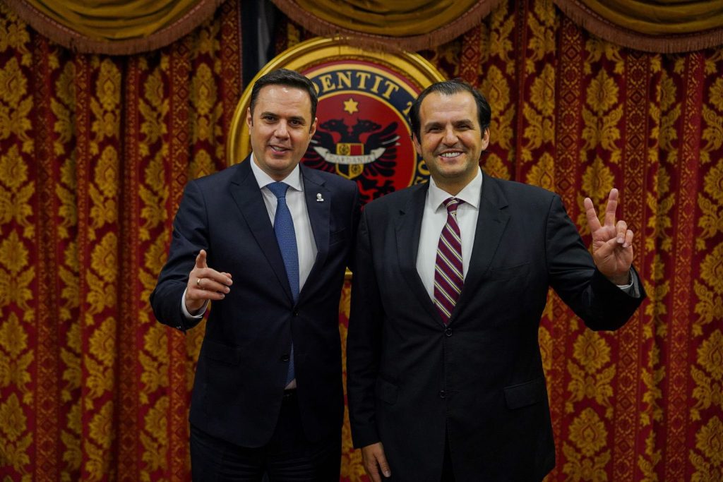 Ukë Rugova zyrtarisht në listën e LDK-së