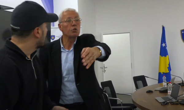 AGK reagon ndaj veprimeve të Kurteshit me gazetarët: “Të shokuar me sjelljen agresive”