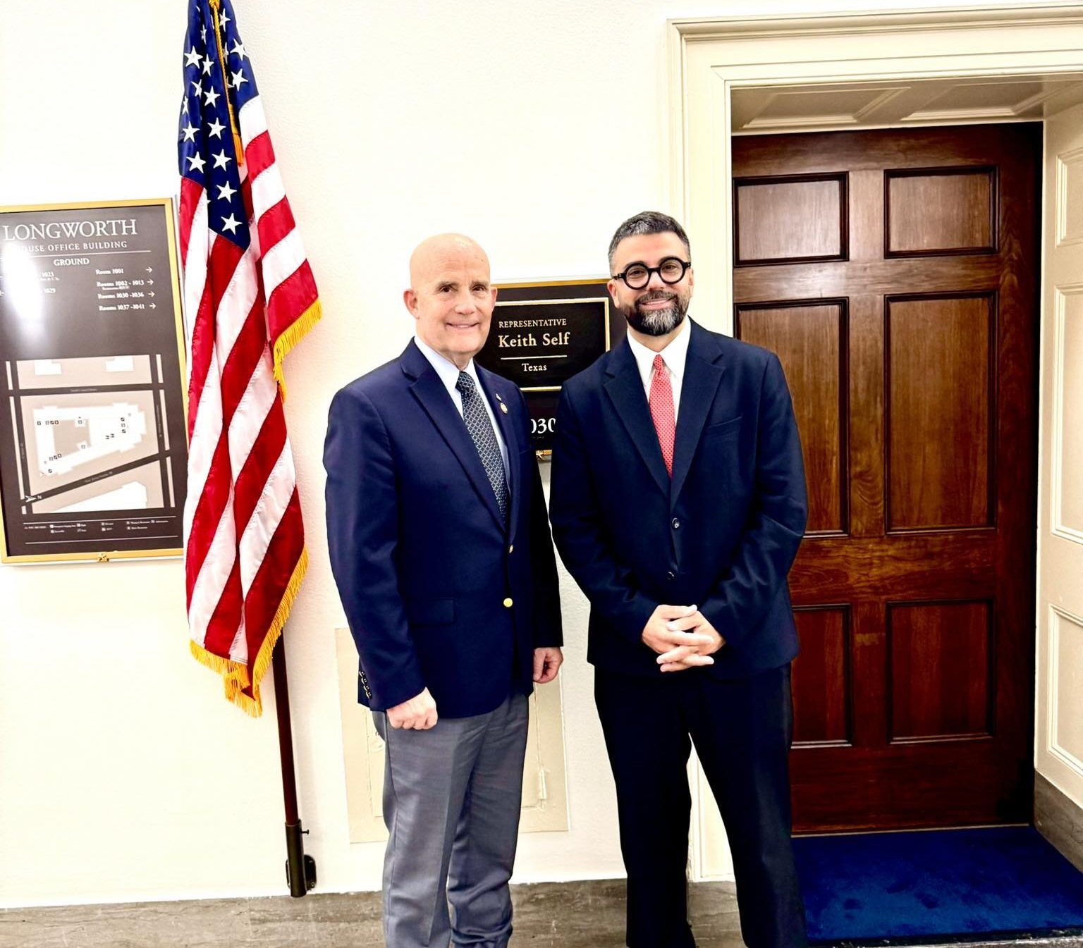 Artan Behrami publikon foto me kongresmenin amerikan Keith Self: Avokues i pathyeshëm i anëtarësimit të Kosovës në NATO