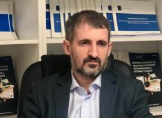 Miftaraj: Uria e VV-së për pushtet në nivel të frikshëm, a do të ketë guxim Presidentja ta ruajë aleancën me SHBA-në?