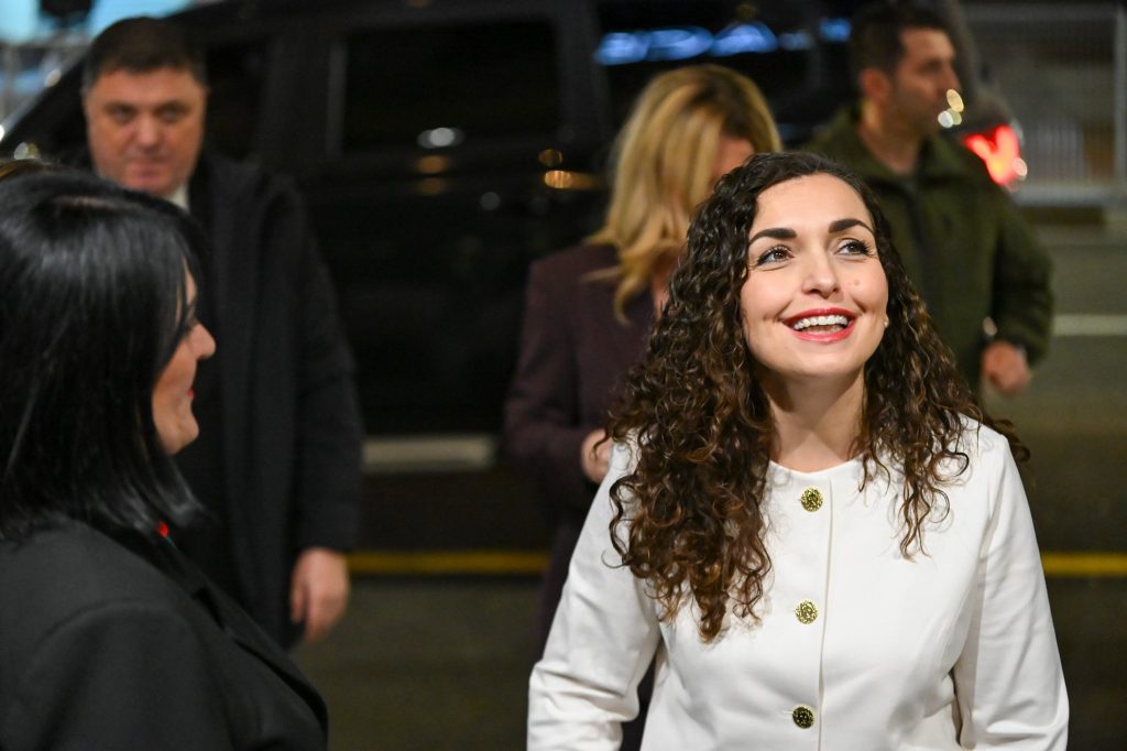 Presidentja Osmani dekoron aktivistët për të drejtat e personave me nevoja të veçanta, në Ditën Botërore të tyre