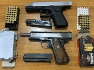 Policia bastis shtëpinë e një 43-vjeçari në Kaçanik, sekuestron dy armë zjarri dhe dhjetëra fishekë