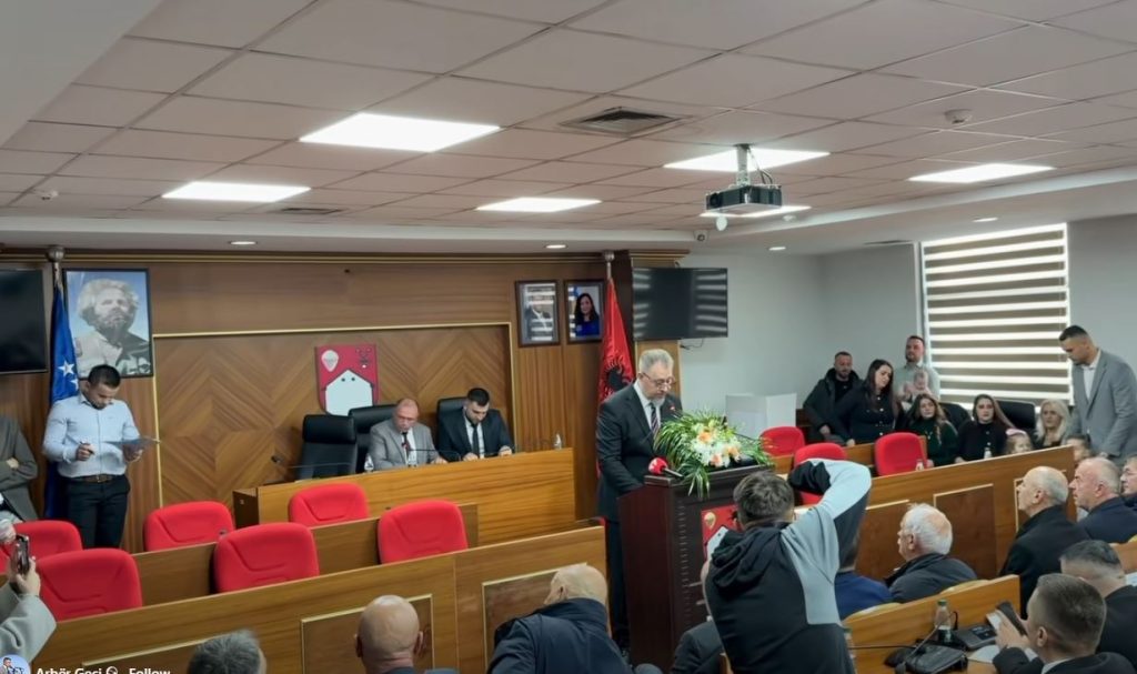 Betohet Sami Lushtaku: Do të punoj me nder dhe besnikëri!