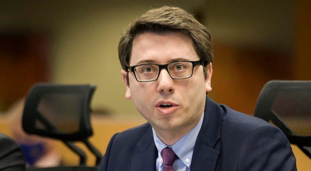 Murati: Për pesë vjet, familjet kosovare kanë kursyer mbi 2 miliardë euro