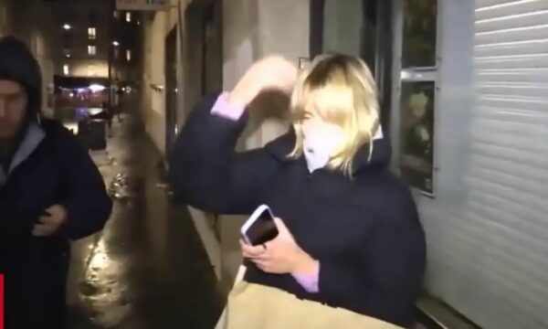 Gazetari ukrainas e ndal në Parisi vajzën e Putinit  Merre telefonin  thirre babanë dhe ndale luftën