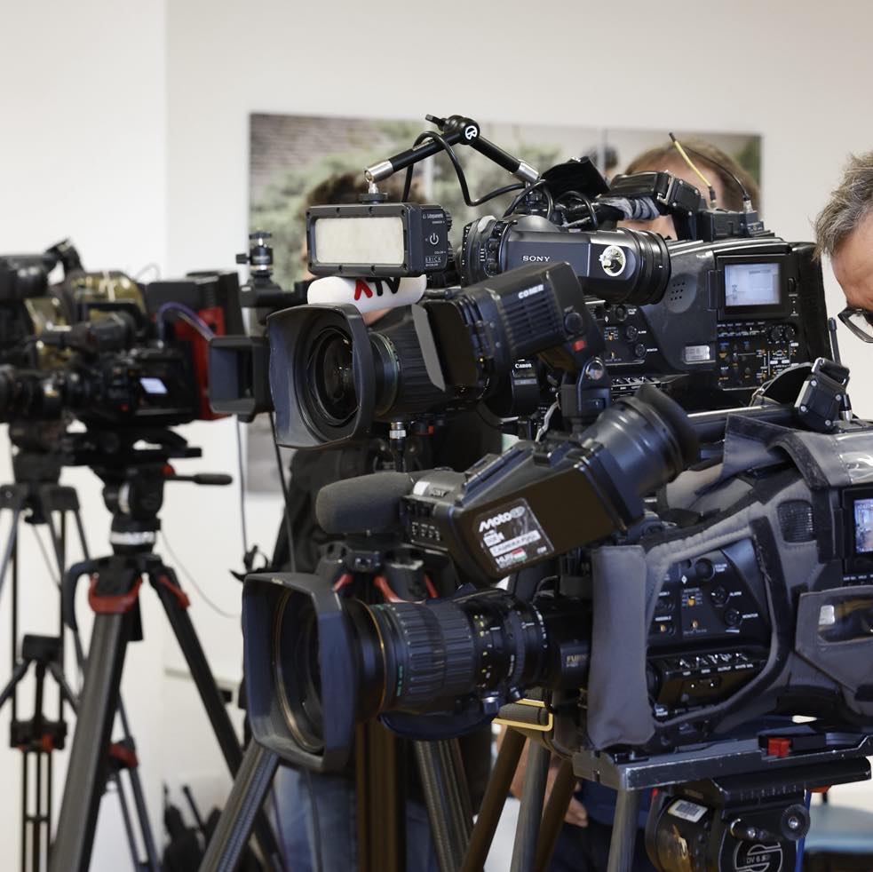 Ambasadori Rudolph për mediat në Kosovë: Forcimi i tyre, thelbësor që demokracia të lulëzojë