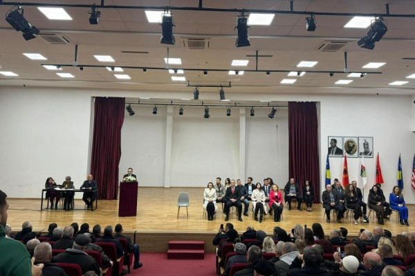 ​Thaçi betohet si kryetar i Obiliqit, premton qeverisje transparente