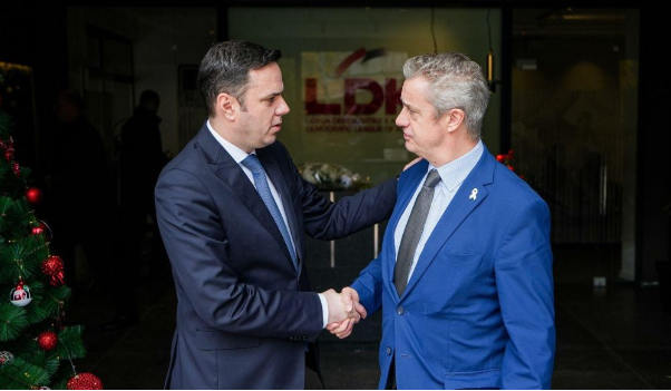 Abdixhiku takohet me ambasadorin e Britanisë, flasin për zgjedhjet
