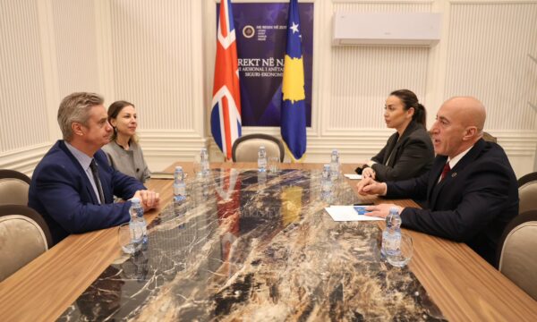 Haradinaj pret ambasadorin britanik  Folëm për proceset që po kalon vendi dhe avancimin e marrëdhënieve