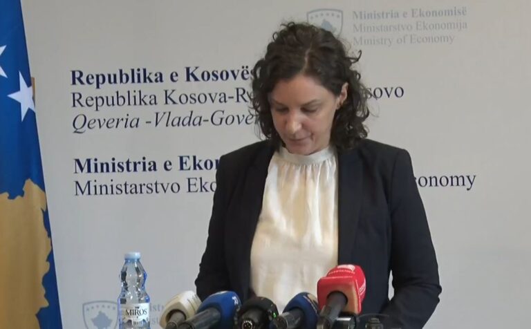 Rizvanolli mohon se zyrtarë të Qeverisë dhe LVV kanë lidhje me EFT: Është komplet gënjeshtër