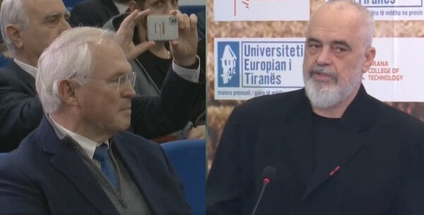 Christopher Hill prezanton librin në Tiranë, Rama folës në ngjarje: Ambasadorët e SHBA’së në vendin tonë janë Perëndi