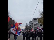 Me flamuj të Serbisë e brohoritma “fitore, fitore”, festohet rikthimi i Listës Serbe në Mitrovicë të Veriut
