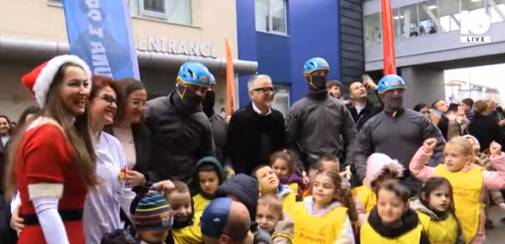 Superheronjtë zbresin në Pediatri: Në një mëngjes plot ngjyra për të vegjlit e QKUK-së