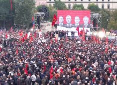 VLEN-i “i bindet” Mickoskit, kundërshton protestën e veteranëve në Shkup