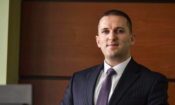 Avokati Fetahu: Telefoni i çdo qytetari tani i mbrojtur, Gjykata shpall kundërkushtetuese qasjen pa urdhër gjyqësor