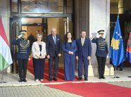 Presidentja Osmani priti homologun hungarez, Tamás Sulyok