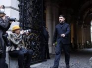 Zelensky arrin në Romë, takohet fillimisht me Papën, pastaj me Melonin