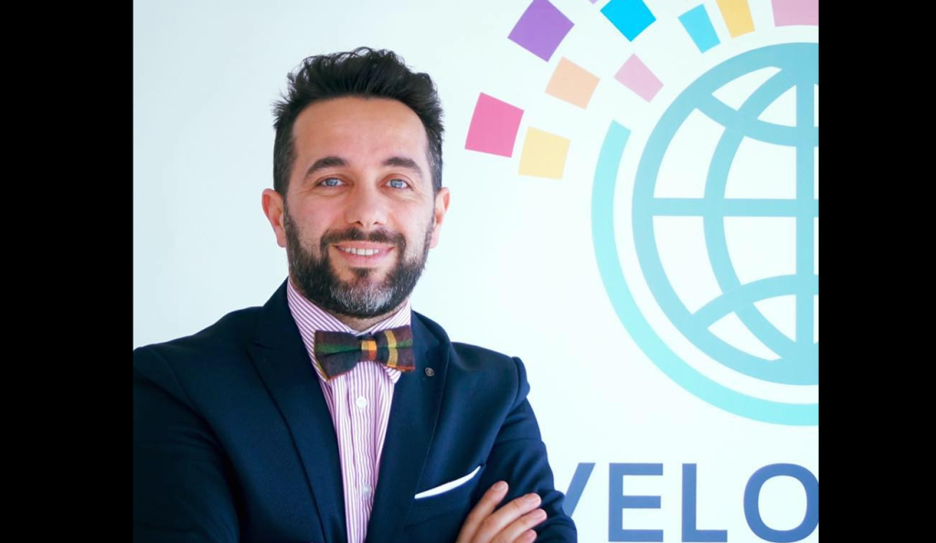 Shenoll Muharremi godet Kurtin: Po shitet e ardhmja e Kosovës për disa vota më shumë