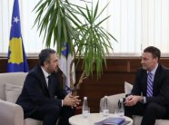Zgjedhjet e 28 dhjetorit, zyrtari i DASH’it që po qëndron në Kosovë, shkon për vizitë në KQZ