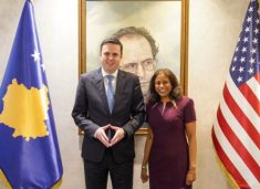 Abdixhiku për takimet diplomatët kryesorë në vend: LDK e përkushtuar për ecje me aleatë