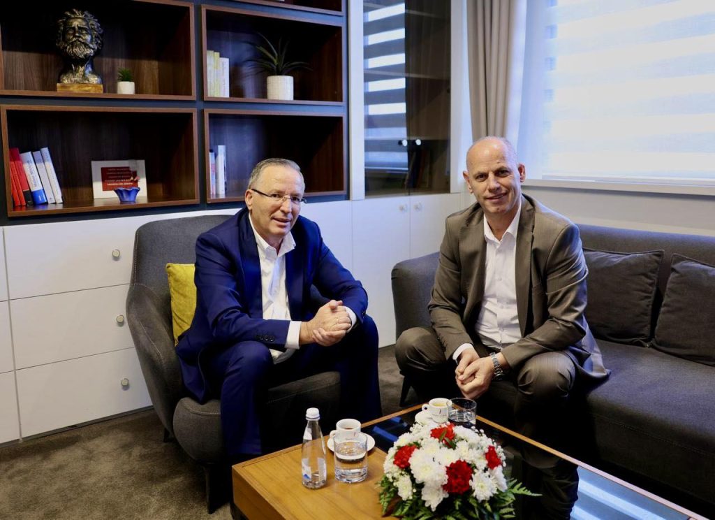 Zgjedhjet e reja, Hamza e pret Lladrovcin në selinë e PDK-së, flasin për mobilizim e maksimizim të votës në Drenas