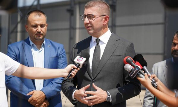 Mickoski: Ajri në Shkup disa ditë ishte më i pastër se në Prishtinë, Vjenë, Beograd, Lubjanë, pse nuk e thotë askush këtë