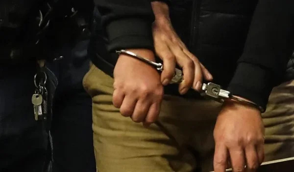 Viktima raportoi fajde, arrestohet i dyshuari që e frikësoi