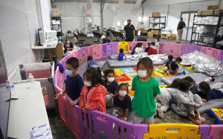 ShBA pranon mbajtjen e fëmijëve emigrantë përtej afatit ligjor