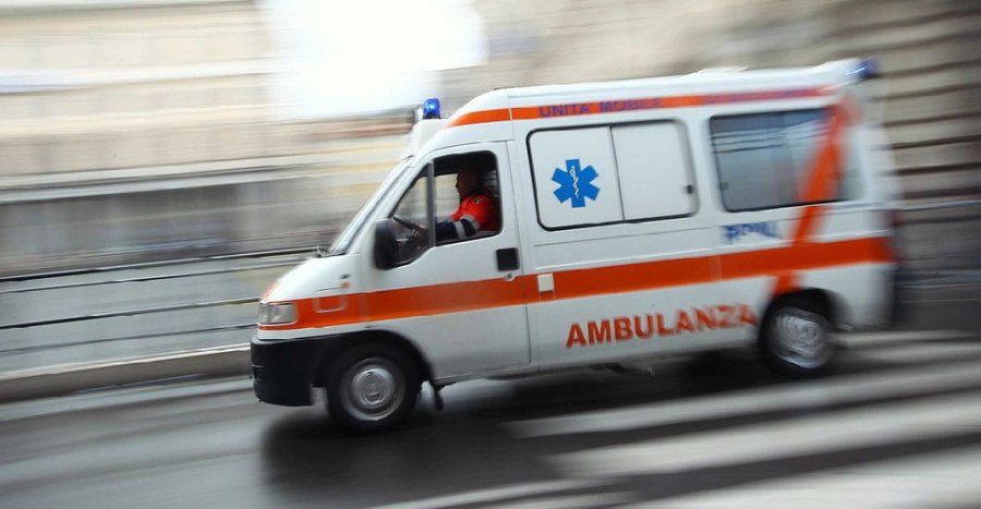 Zjarri në Bregun e Diellit, një person merr tretman mjekësor