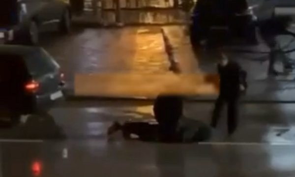 Dyshohet se e keqtrajtuan dhe fyen qytetarin në Gjilan, IPK thotë se dy policë janë suspenduar