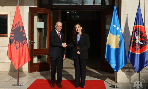 Begaj nga Prishtina: Momentumi historik i Shqipërisë drejt BE forcon pozitën ndërkombëtare të Kosovës