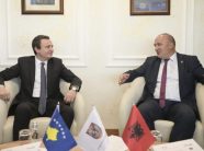 Kurti vendos sot gurthemelin e stadiumit “Zahir Pajaziti” në Podujevë