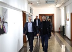 Ambasadori britanik i shkon në zyrë Përparim Ramës, e përgëzon për mandatin e ri